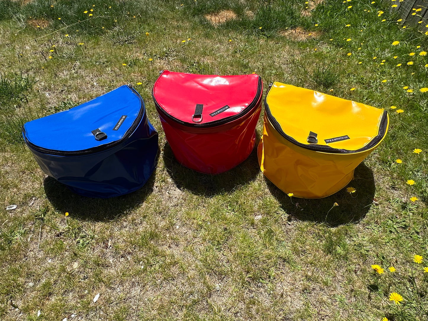 Collapsible feed bag